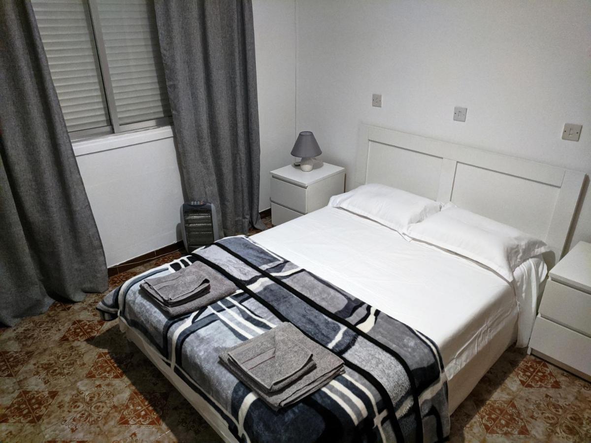 Fantastic 1 Bed Apartment By The Sea Opposite 4 Seasons 레메소스 외부 사진