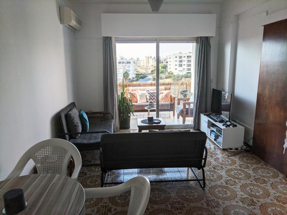 Fantastic 1 Bed Apartment By The Sea Opposite 4 Seasons 레메소스 외부 사진