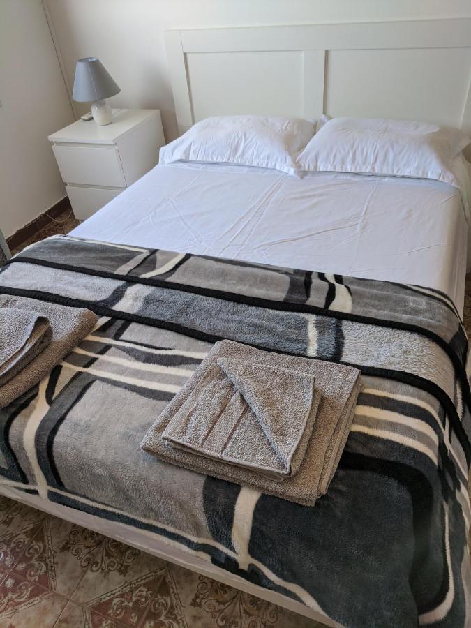 Fantastic 1 Bed Apartment By The Sea Opposite 4 Seasons 레메소스 외부 사진