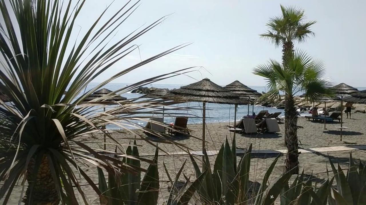 Fantastic 1 Bed Apartment By The Sea Opposite 4 Seasons 레메소스 외부 사진